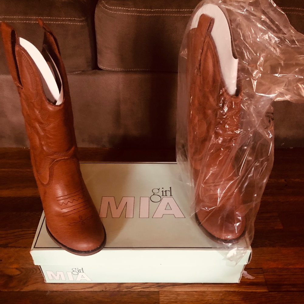 NEW cowgirl boots